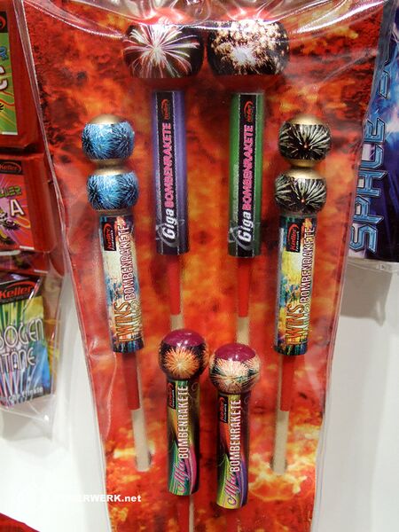 Datei:Keller Bombenraketen2010.jpg